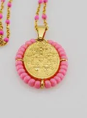 Wonderdadige Medaille met Kralen + Halsketting Roze Kralen