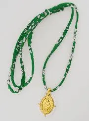 Wonderdadige Medaille met Kralen - Groen Liberty Koord