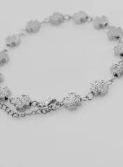 Zilverkleurige Religieuze Armband met Vierkante Kruisjes