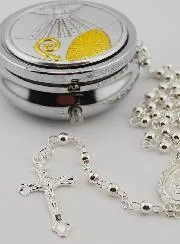 Rozenkransdoosje Vormsel met Rozenkrans