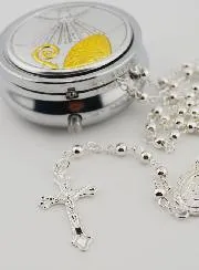 Vormsel Geschenk Rozenkransdoosje en Rozenkrans