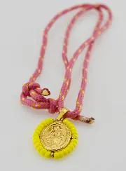 Wonderdadige Medaille Gele Kralen en Koord