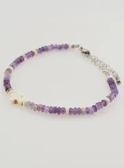 Armband met Kruis en Paarse Glazen Steentjes