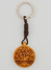 Sleutelhanger van Sint Benedictus van Olijfhout