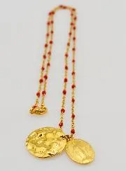 Wonderdadige Medaille en Ketting met Kralen