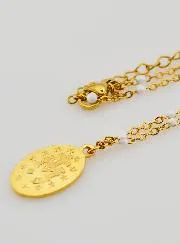 Wonderdadige Medaille en Ketting met Kralen - Wit