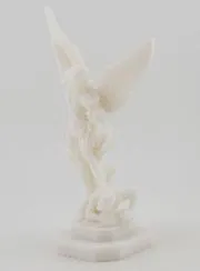 Beeld van Sint Michaël van Albast - 12cm