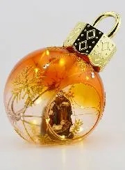 Verlichte Kerstbal met Kerststal - 12cm