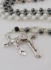 Rozenkrans Trendy Zwart en Rozenkrans Trendy Wit