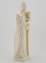 Beeld Maria met Mantel Ivoorkleur