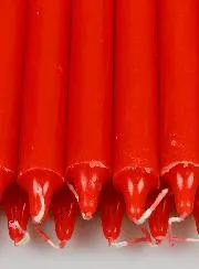 12 Doorgekleurde Tafelkaarsen Rood