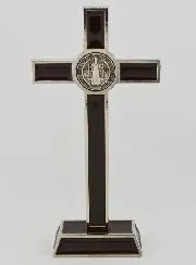 Kruis Benedictus op Voet - 20 cm - Metaal Bruin