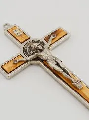 Benedictus Kruis Kruisbeeld van Olijfhout - 12cm